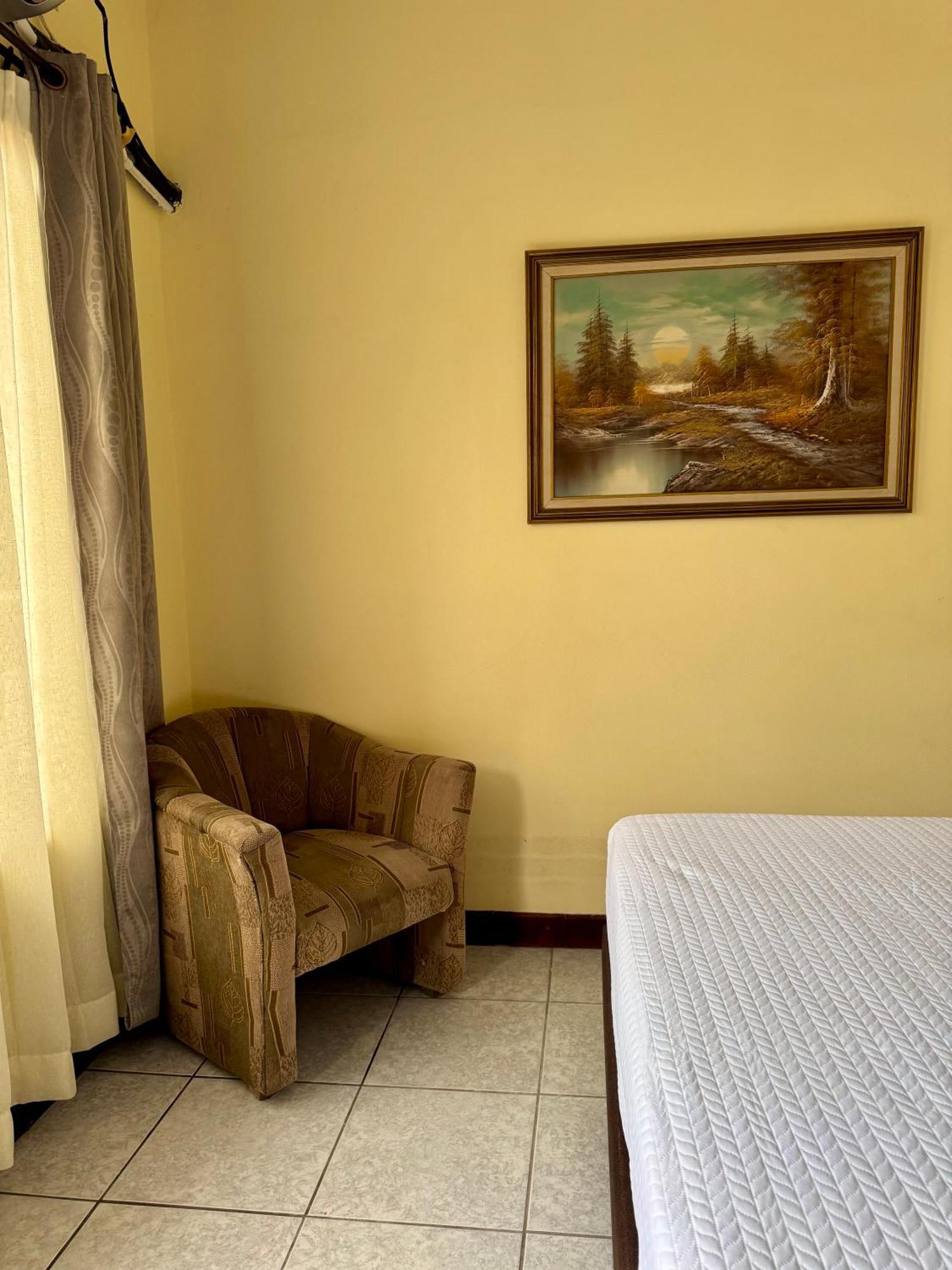 Hotel Malinche Quepos Buitenkant foto